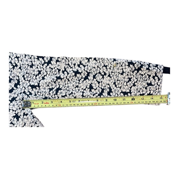 Jones New York Signature Petite PM Cotton Black Cream flowers Neck Line MINT - Picture 3 of 6